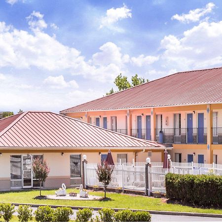 Days Inn By Wyndham Augusta Wheeler Road Екстер'єр фото