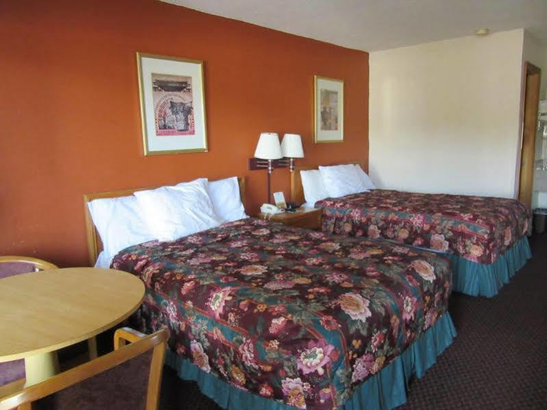 Days Inn By Wyndham Augusta Wheeler Road Екстер'єр фото